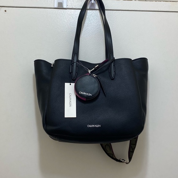 NWT Calvin Klein Millie Cross Body Tote- Bag Size OS (Color Black). - Picture 2 of 8